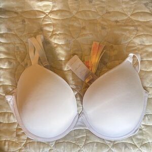 Victoria's Secret Cream Bra